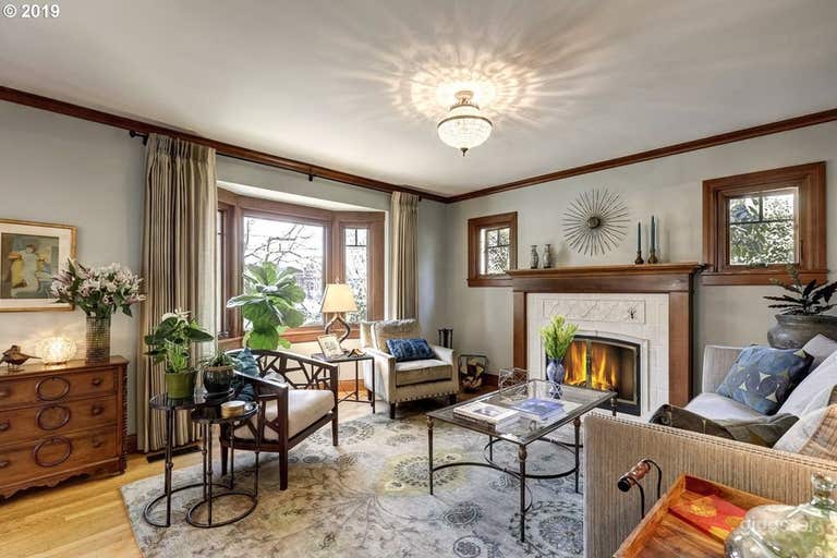  Picturesque Neighborhood, Warm, Up-Scale Home 