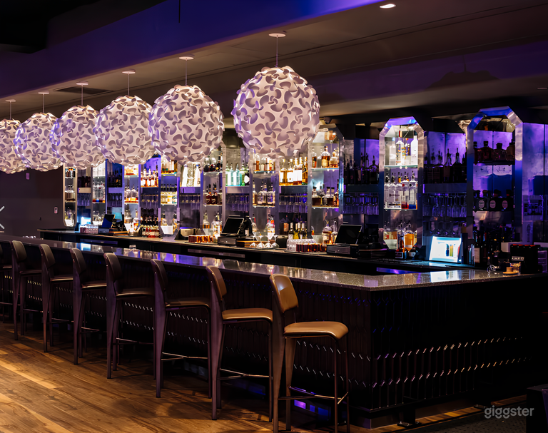  Vibrant Chic Lounge with Bar 