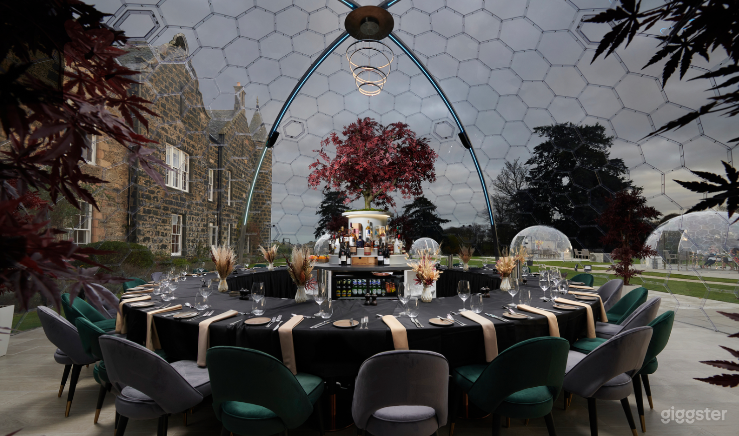 Romantic Sky Bar with Spectacular View Photo 1