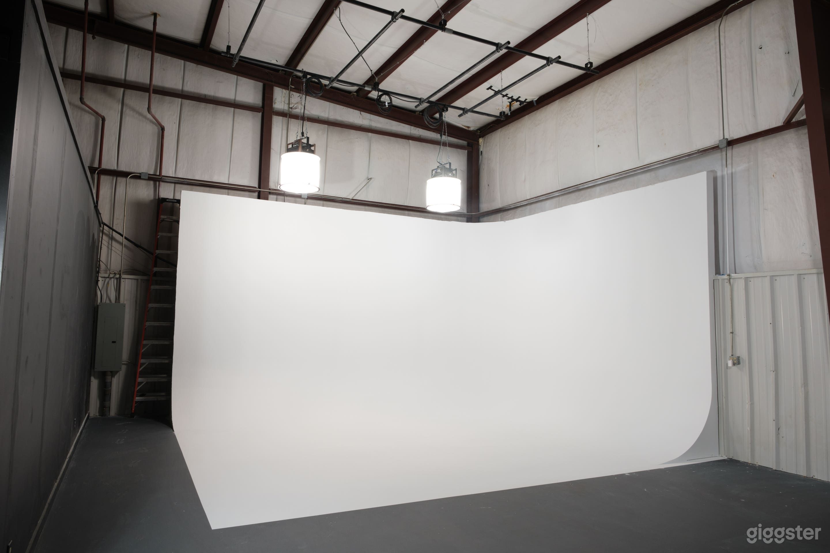 Midtown Camera Prep Facility + Photo/Video Studio Photo 2