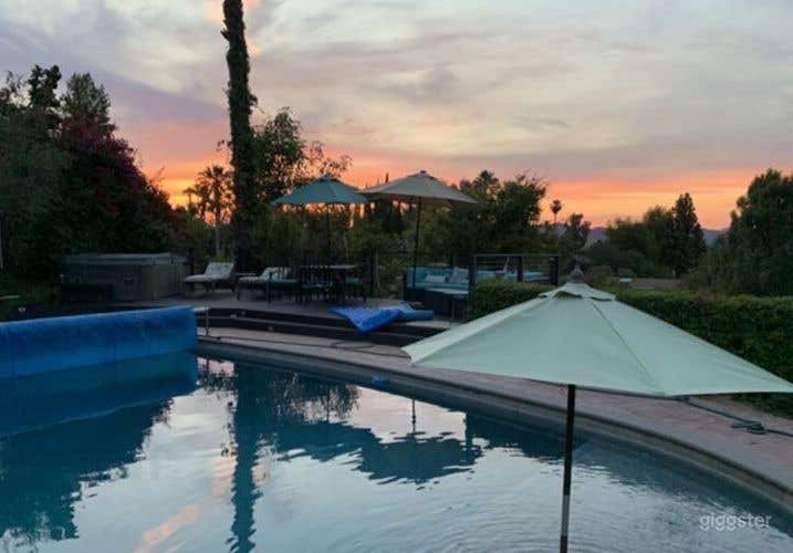 Pool with sunset view Photo 2