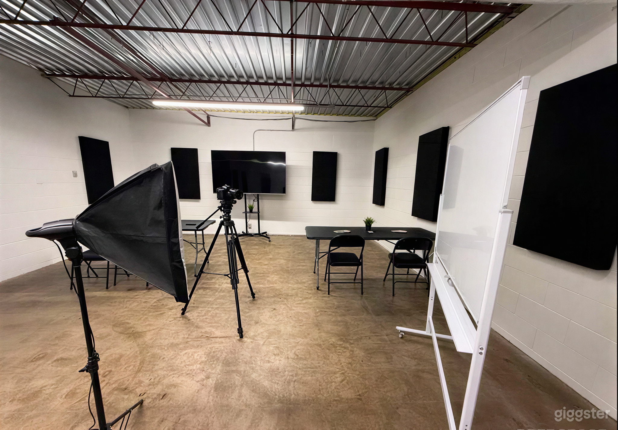 Studio D - The Classroom Photo 3