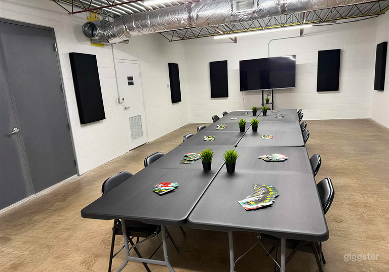  Studio D - The Classroom 