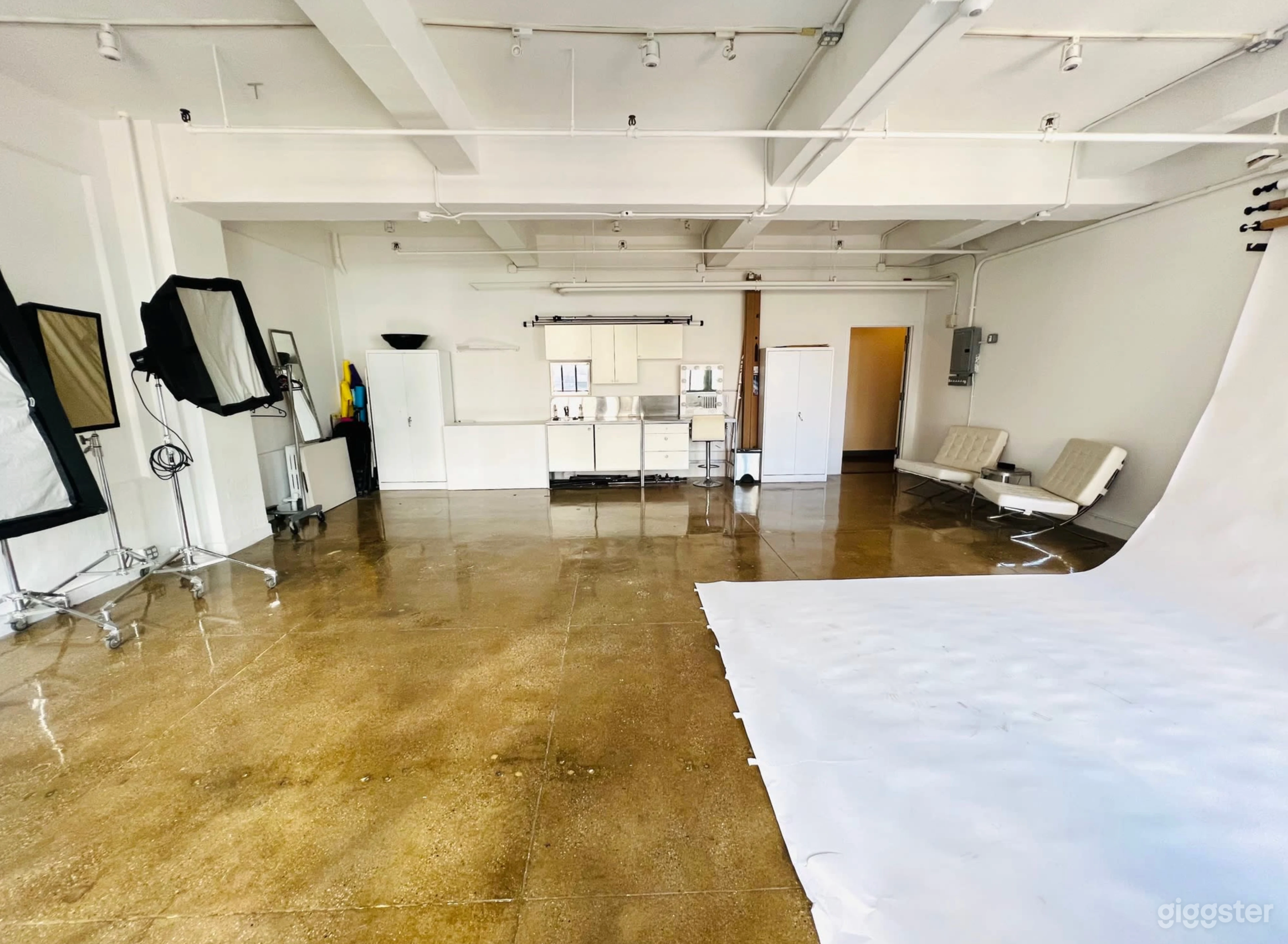 Midtown Photo Studio &amp; Meeting Space  Photo 3