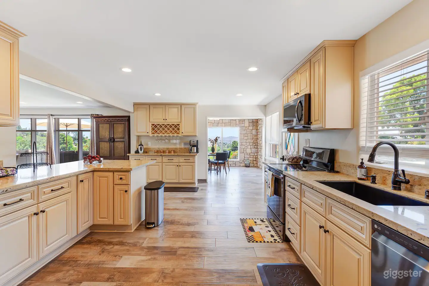 Private Vineyard Estate w/ Guest House &amp; Hot Tub Photo 3