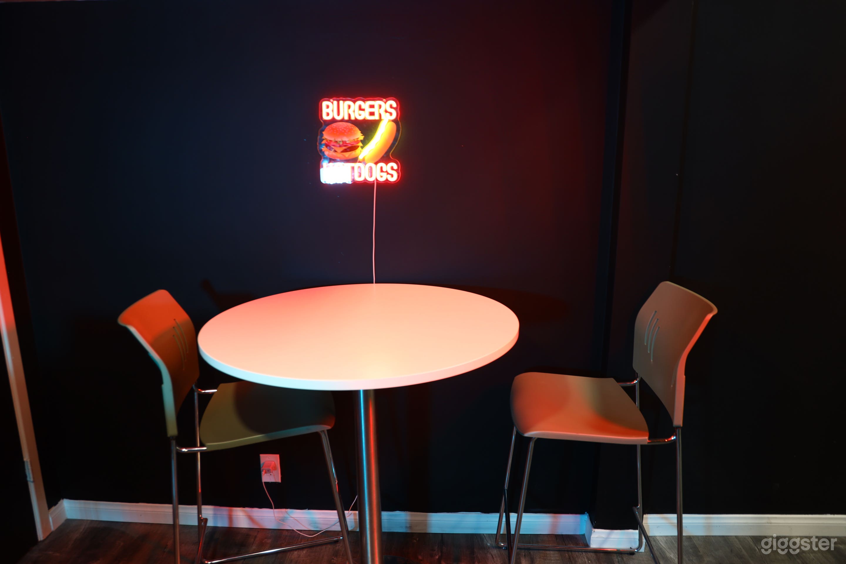 Restaurant / Mini Bar Studio Set Photo 3
