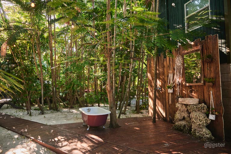  Tropical paradise in North Miami 