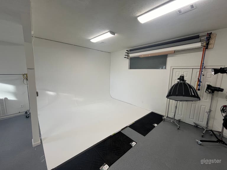 Atlanta Photo/Video Studio with Cyc Wall 