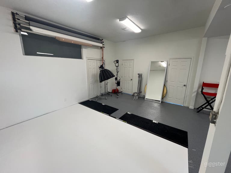  Atlanta Photo/Video Studio with Cyc Wall 