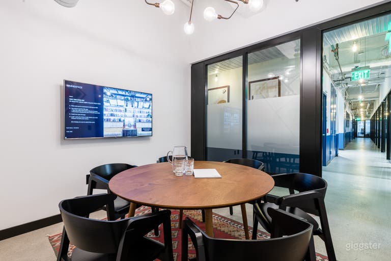  Private Meeting Room for 7 