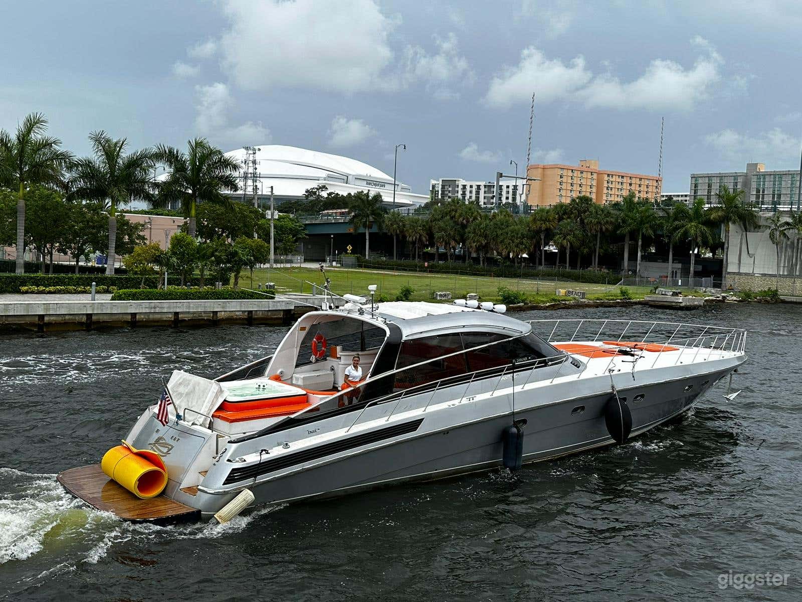 80' Baia Panter Yacht (Jacuzzi) Photo 2