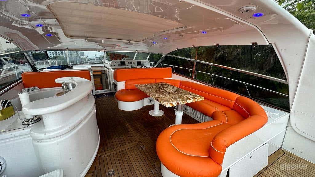 80' Baia Panter Yacht (Jacuzzi) Photo 4