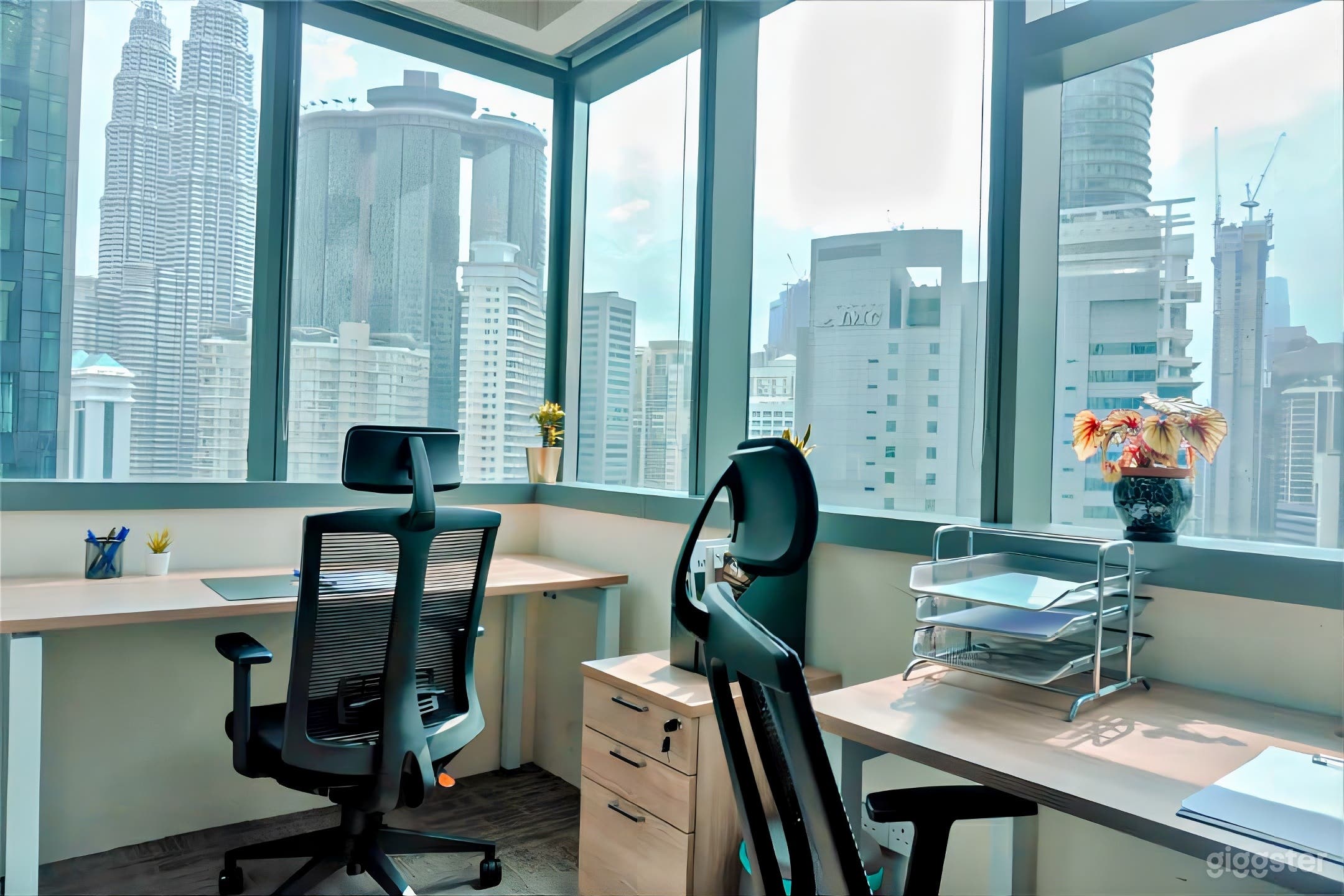 Exclusive Office Space To be Rent Photo 1