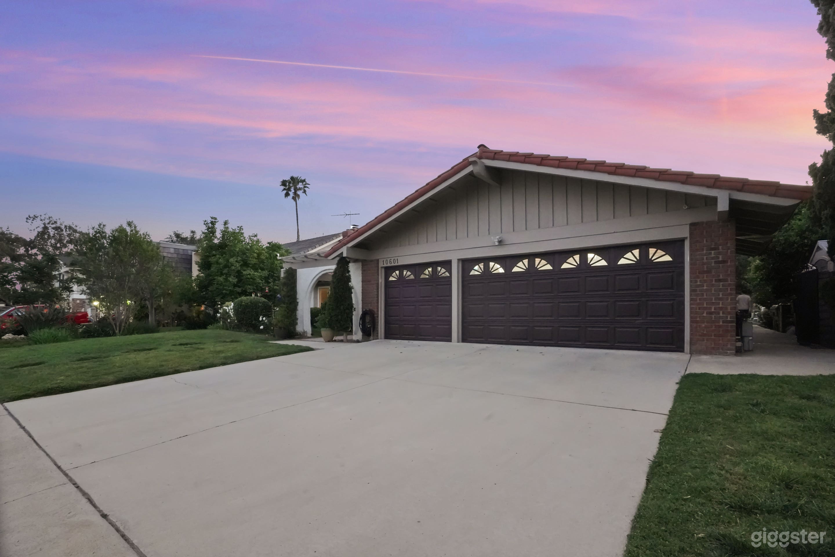 Charming Spanish-Style Ranch House Photo 3
