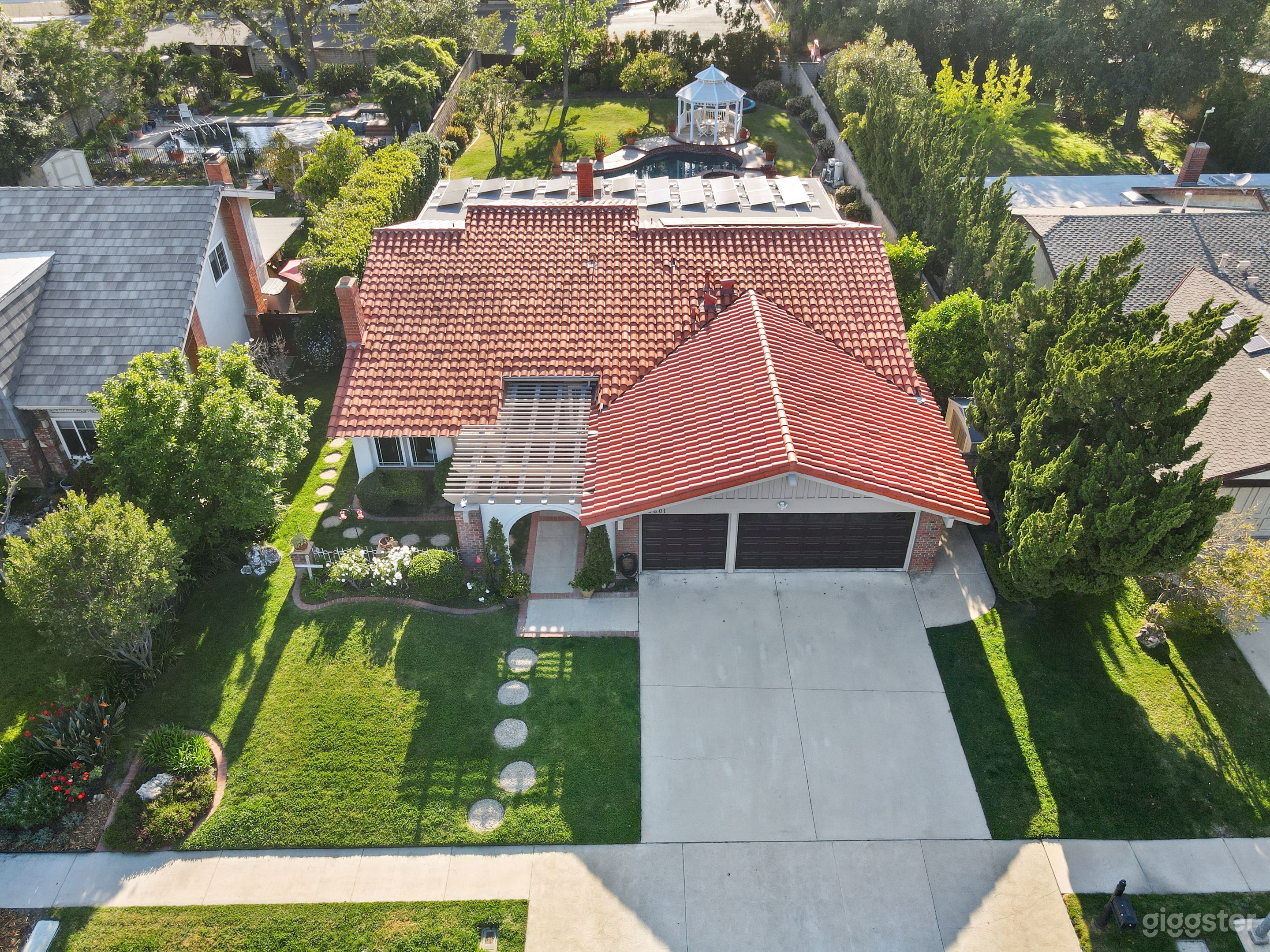 Charming Spanish-Style Ranch House Photo 2