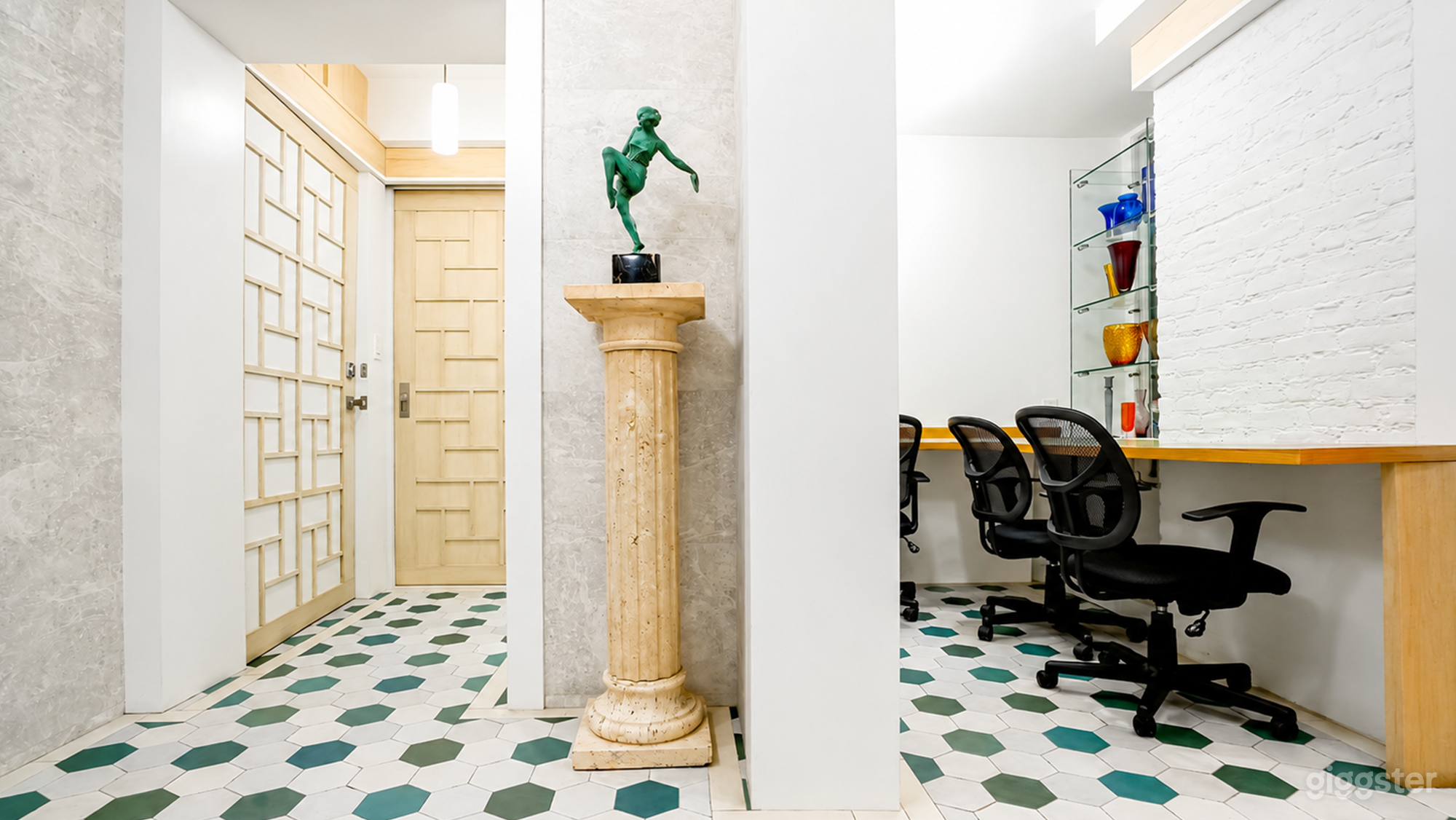 Foyer Alcove | Quiet Three-Person Workspace for Focused Work Photo 3