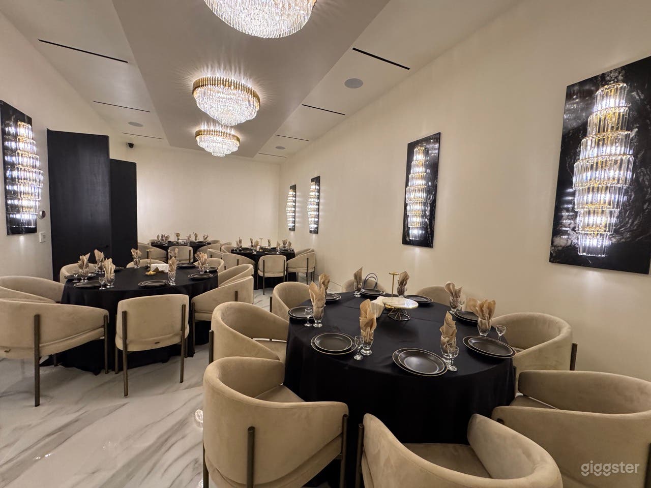 High-End Restaurant Location — Perfect for Film, TV &amp; Photo Photo 2