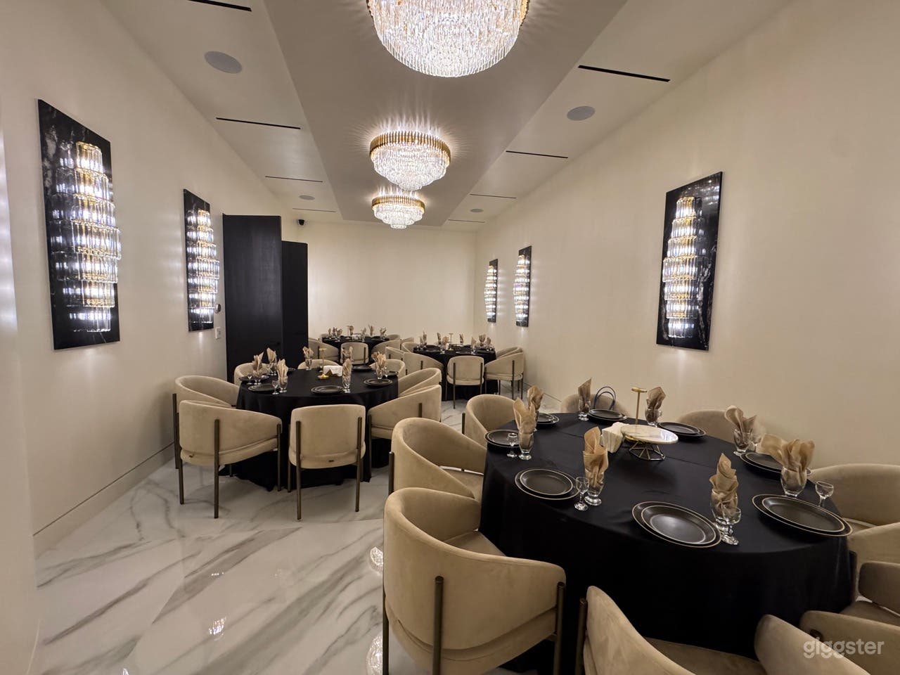 High-End Restaurant Location — Perfect for Film, TV &amp; Photo Photo 1