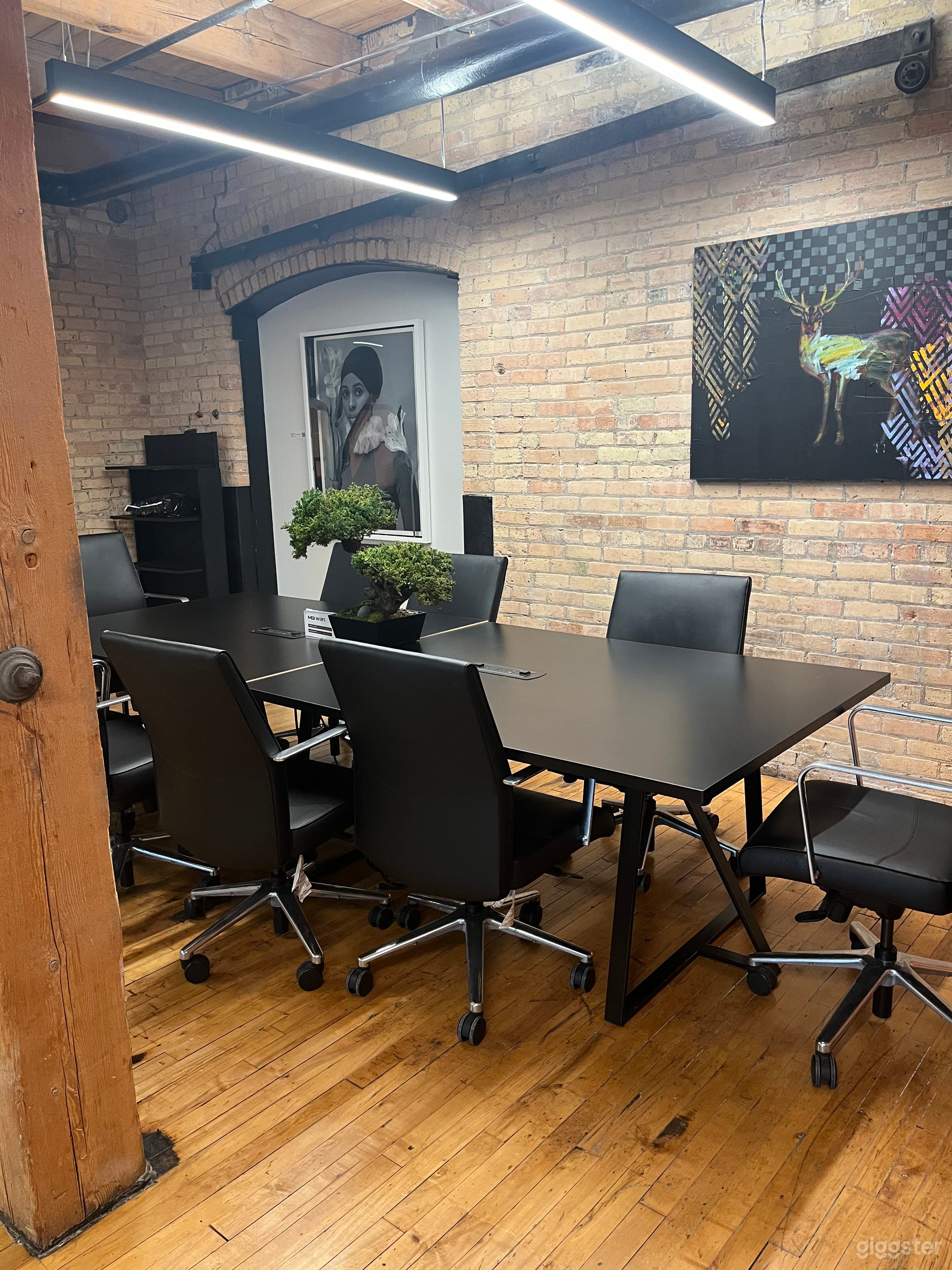 Timber & Brick Loft in Prime Urban Neighborhood Photo 3
