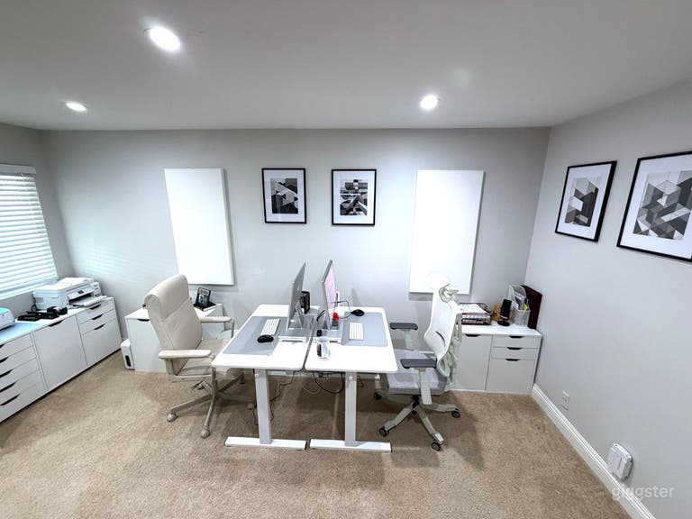  Maison familiale suburbaine ultime : hauts plafonds, cuisine de chef 