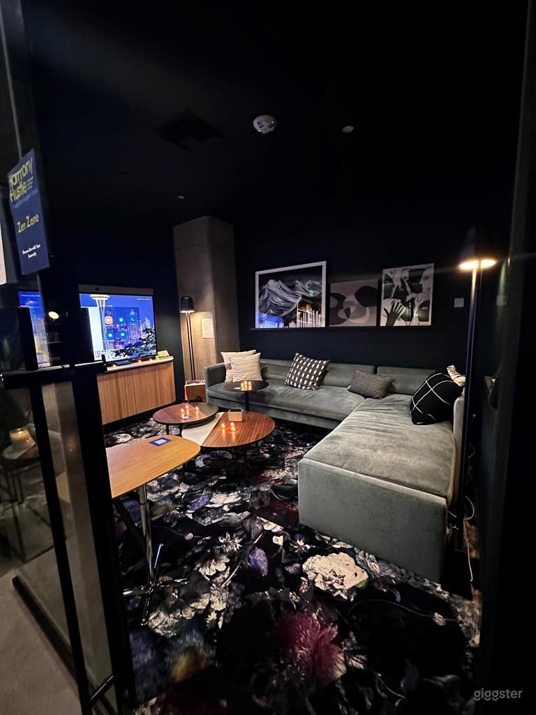  Casual Meeting Room 107 