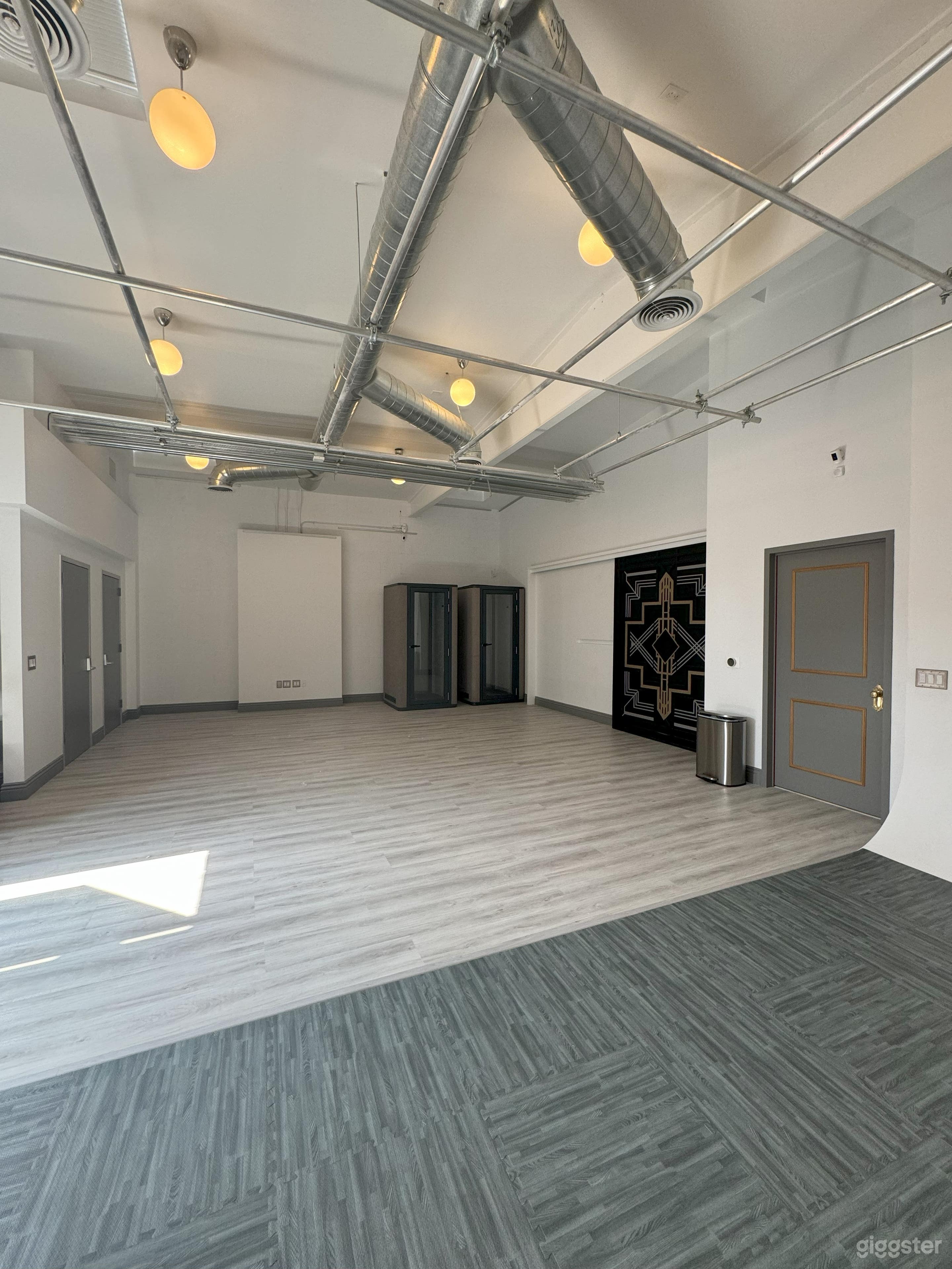  Los Angeles Photo Studio with Natural Lighting Photo 2