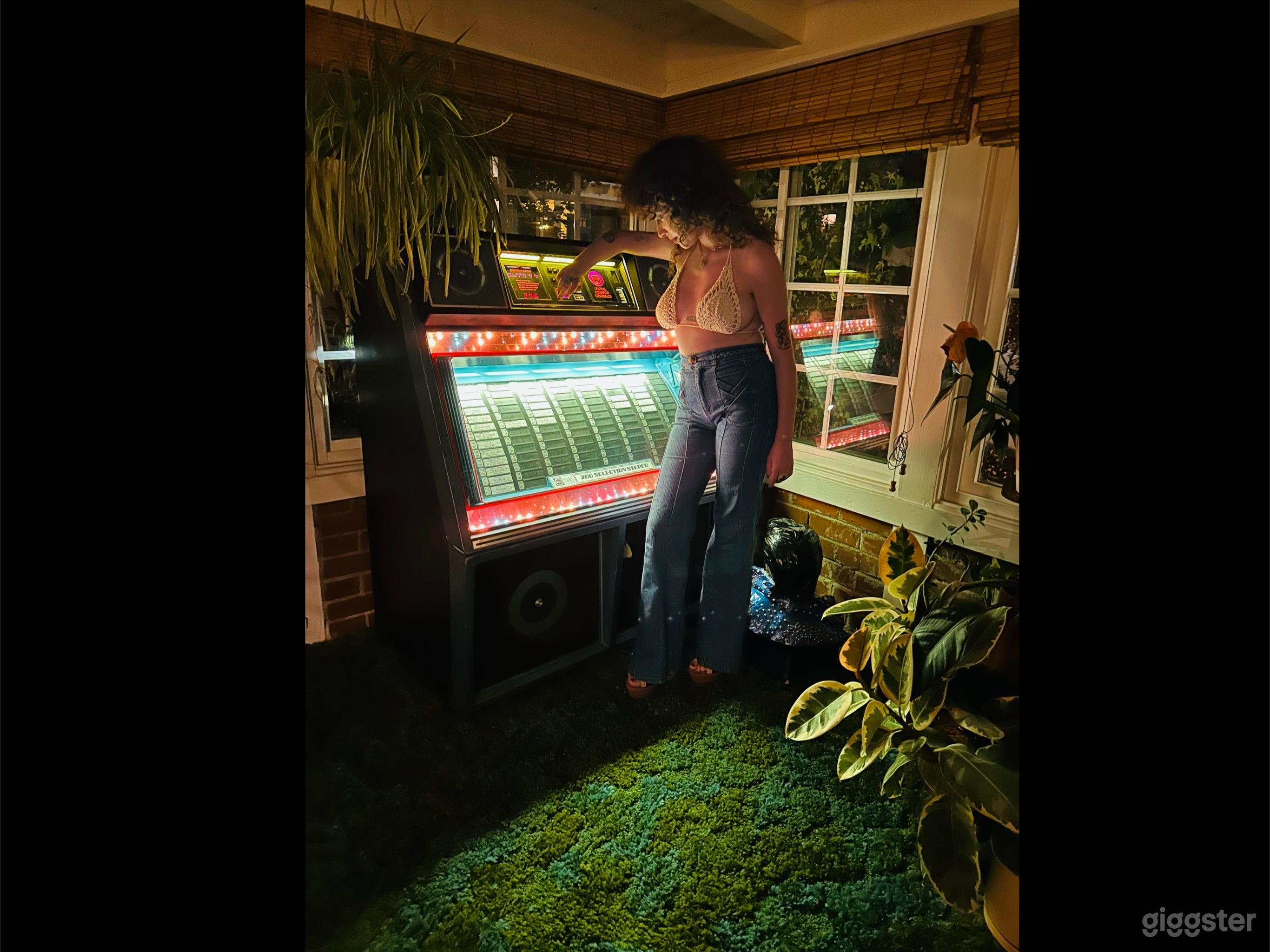 Vintage 40s–70s Time-Capsule Home + Pool & Cabin Photo 3