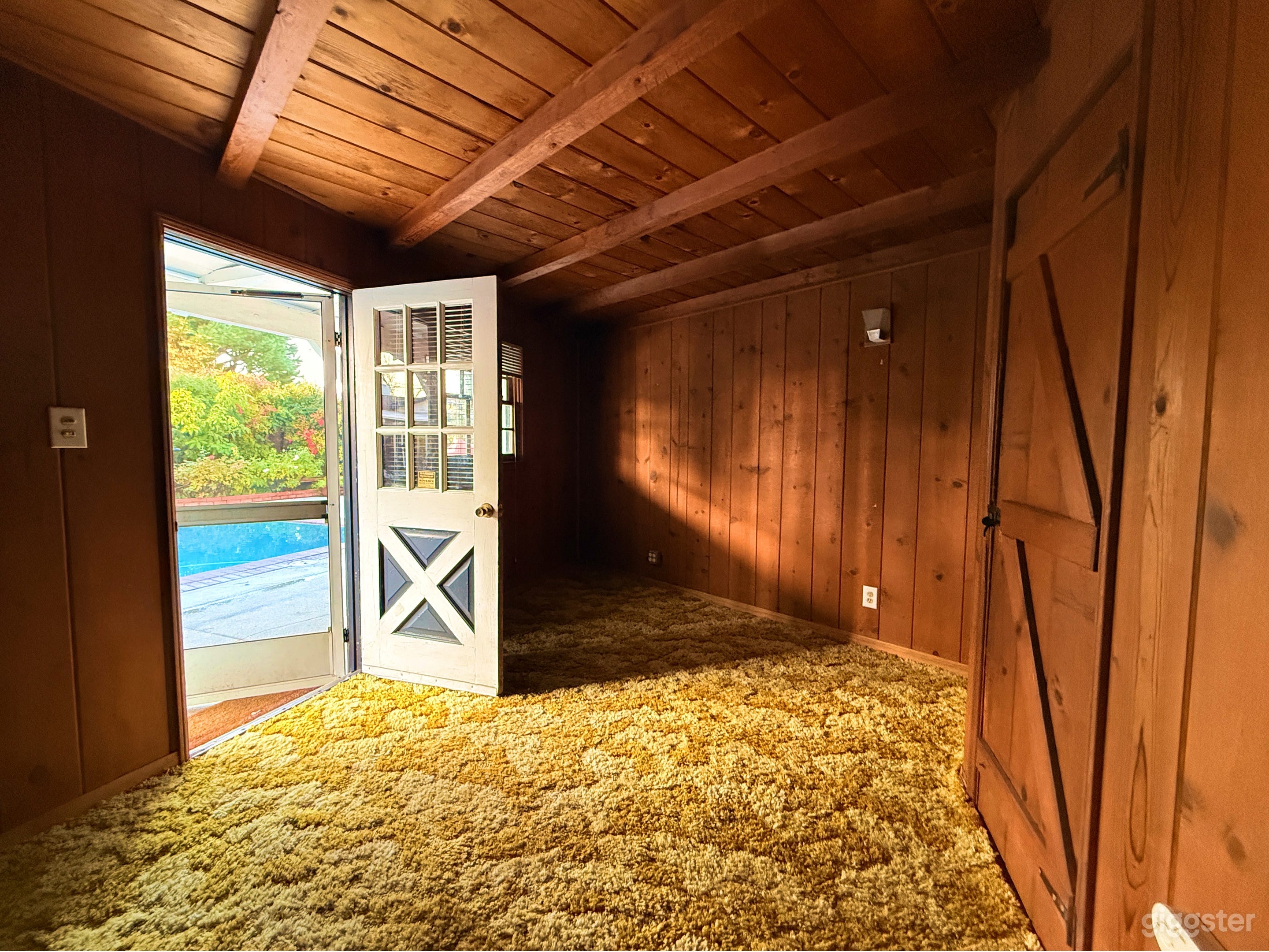 Vintage 40s–70s Time-Capsule Home + Pool & Cabin Photo 4