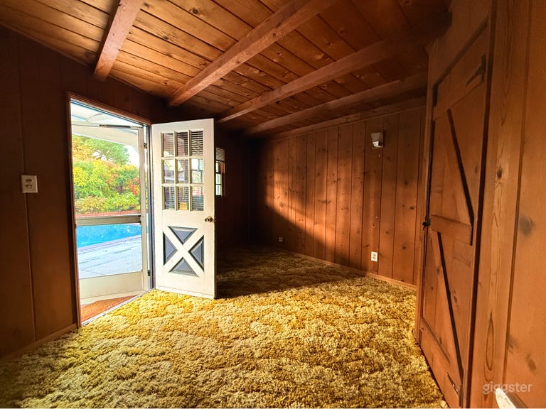  Vintage 40s–70s Time-Capsule Home + Pool & Cabin 