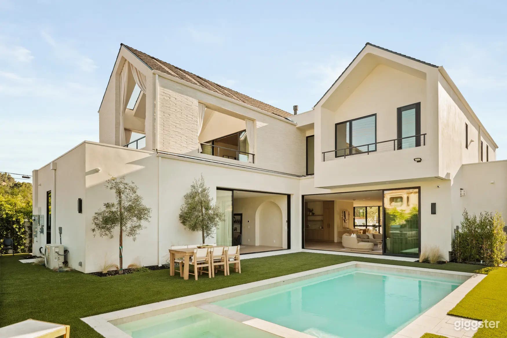 Modern Private Pool & Backyard Oasis with Sleek Architecture Photo 3