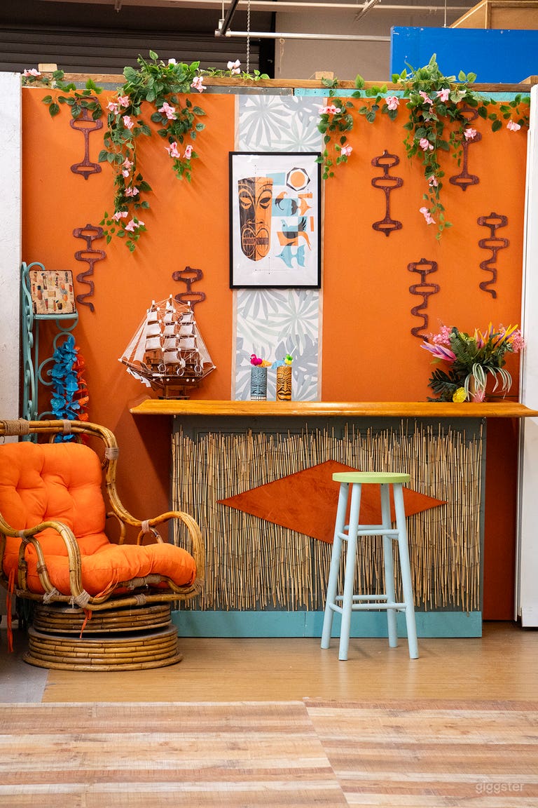  Beautiful 1960s themed tiki bar set 
