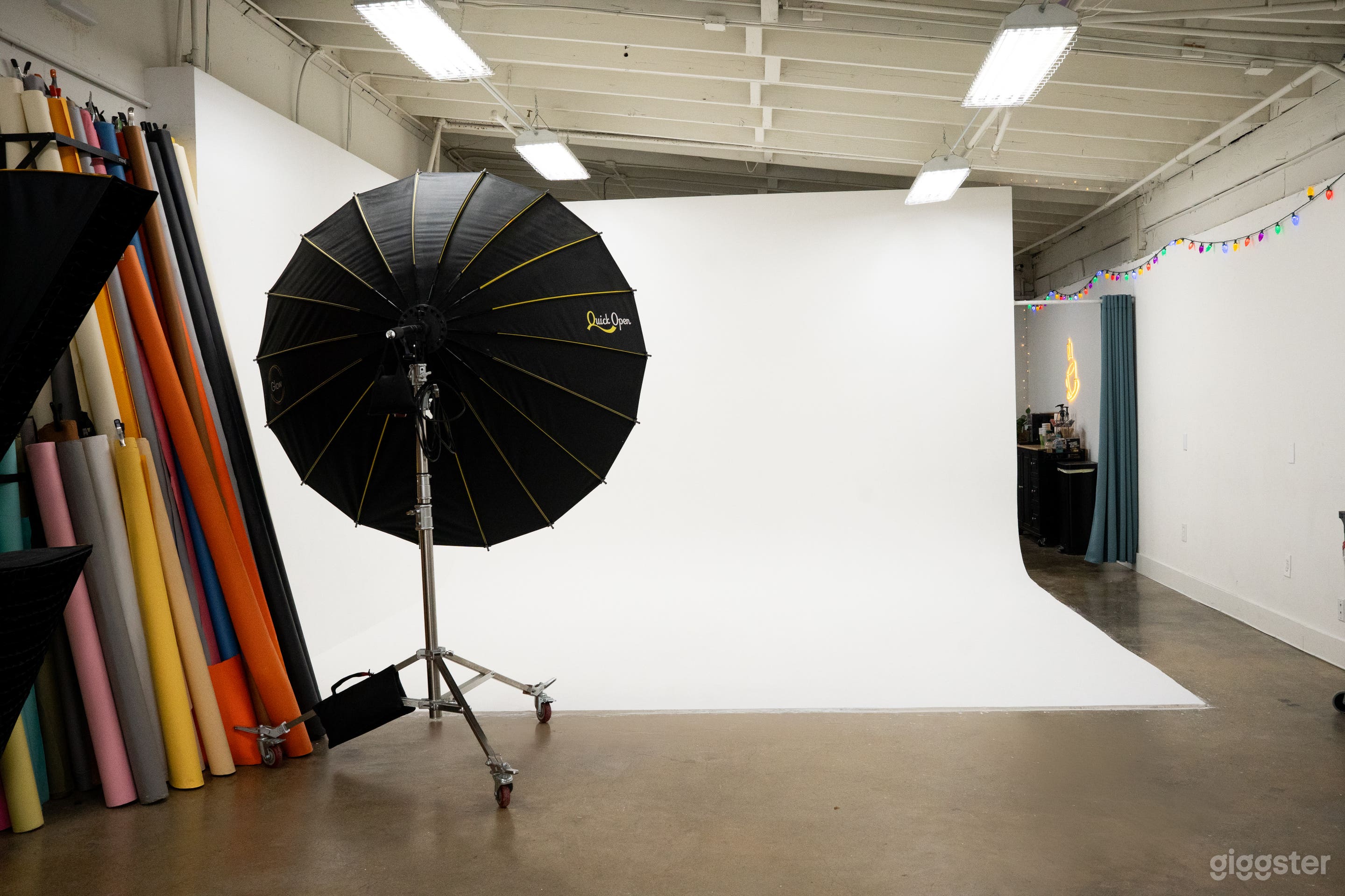 Beautiful Burbank studio with cyc wall Photo 3