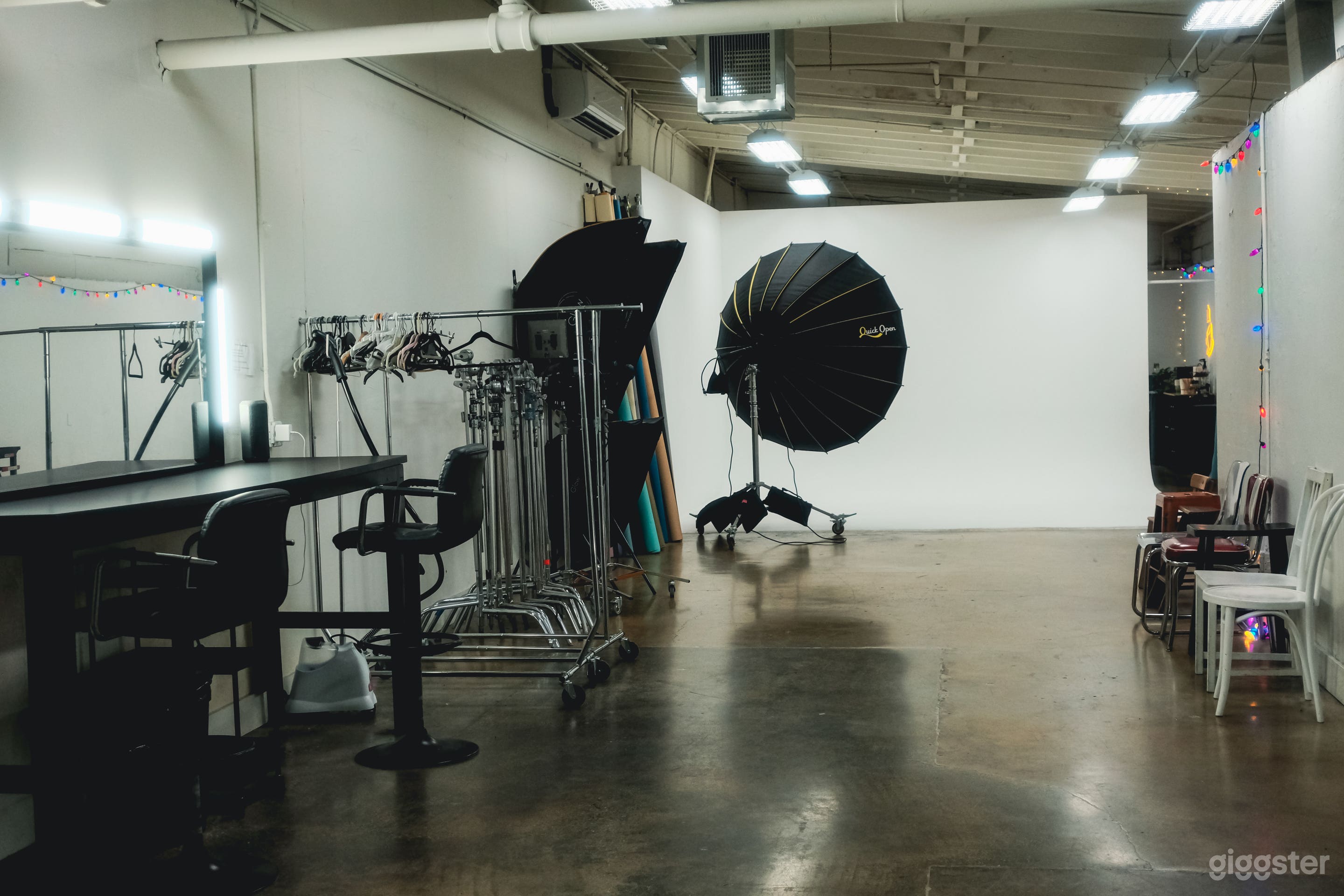 Beautiful Burbank studio with cyc wall Photo 2