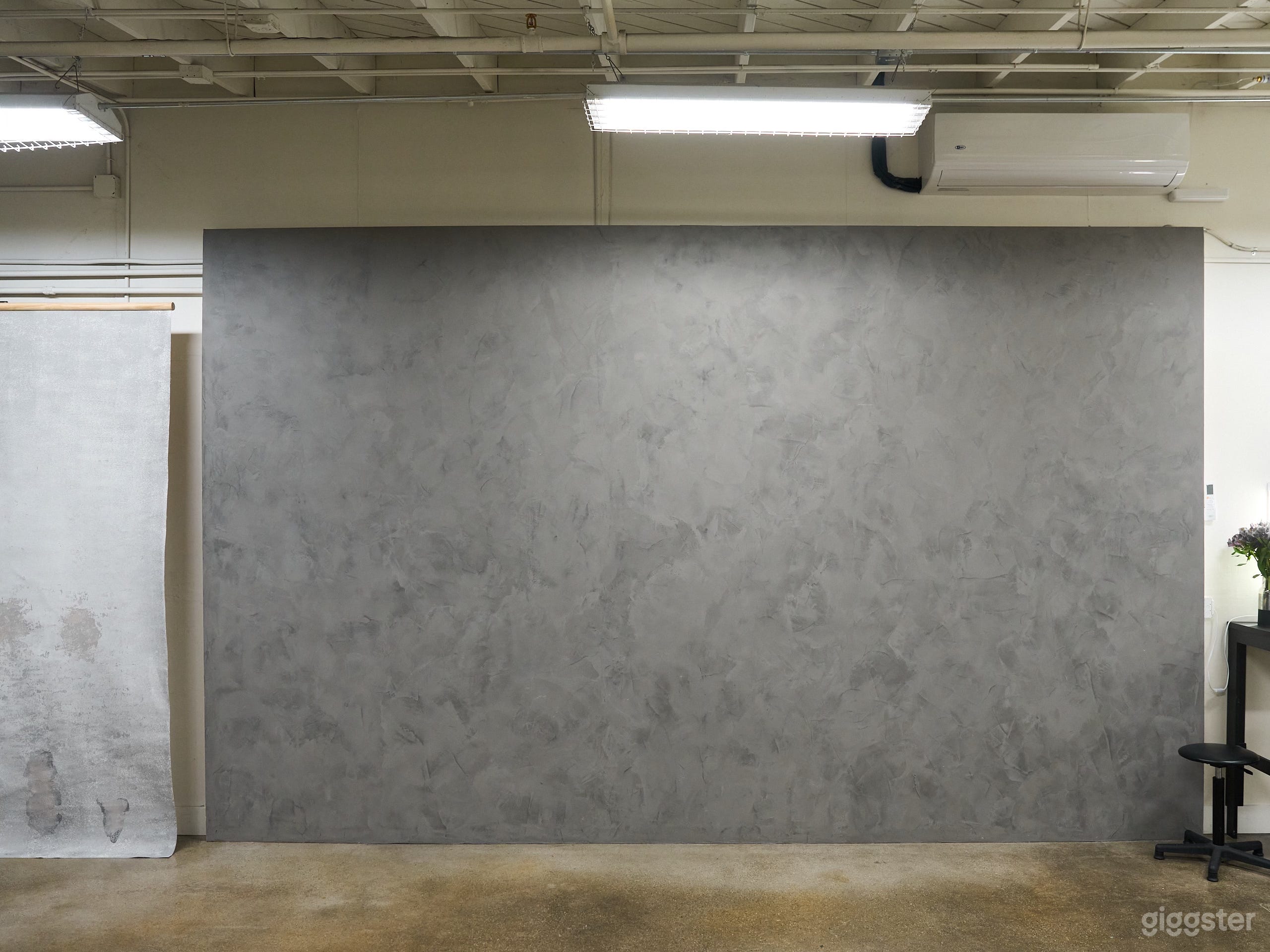 Beautiful Burbank studio with cyc wall Photo 4