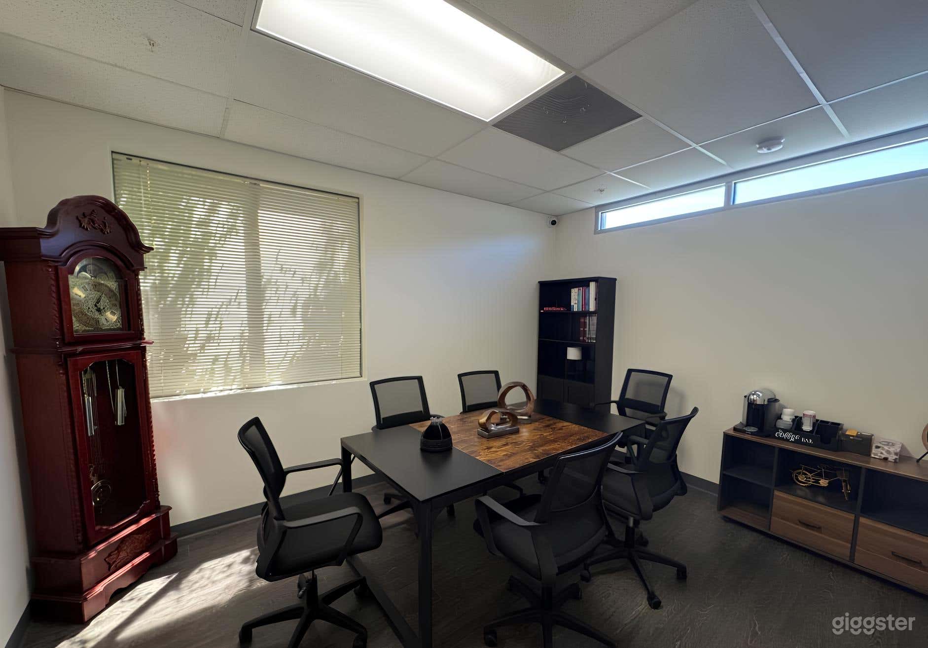 Hospital Conference Room for 8 Photo 1