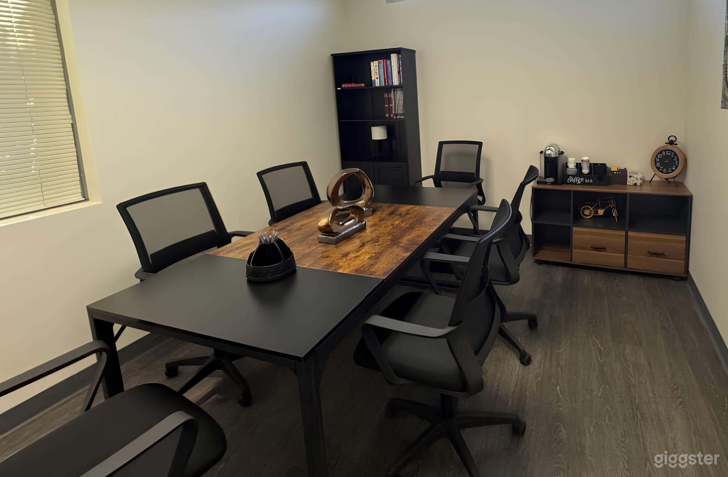 Hospital Conference Room for 8 Photo 3