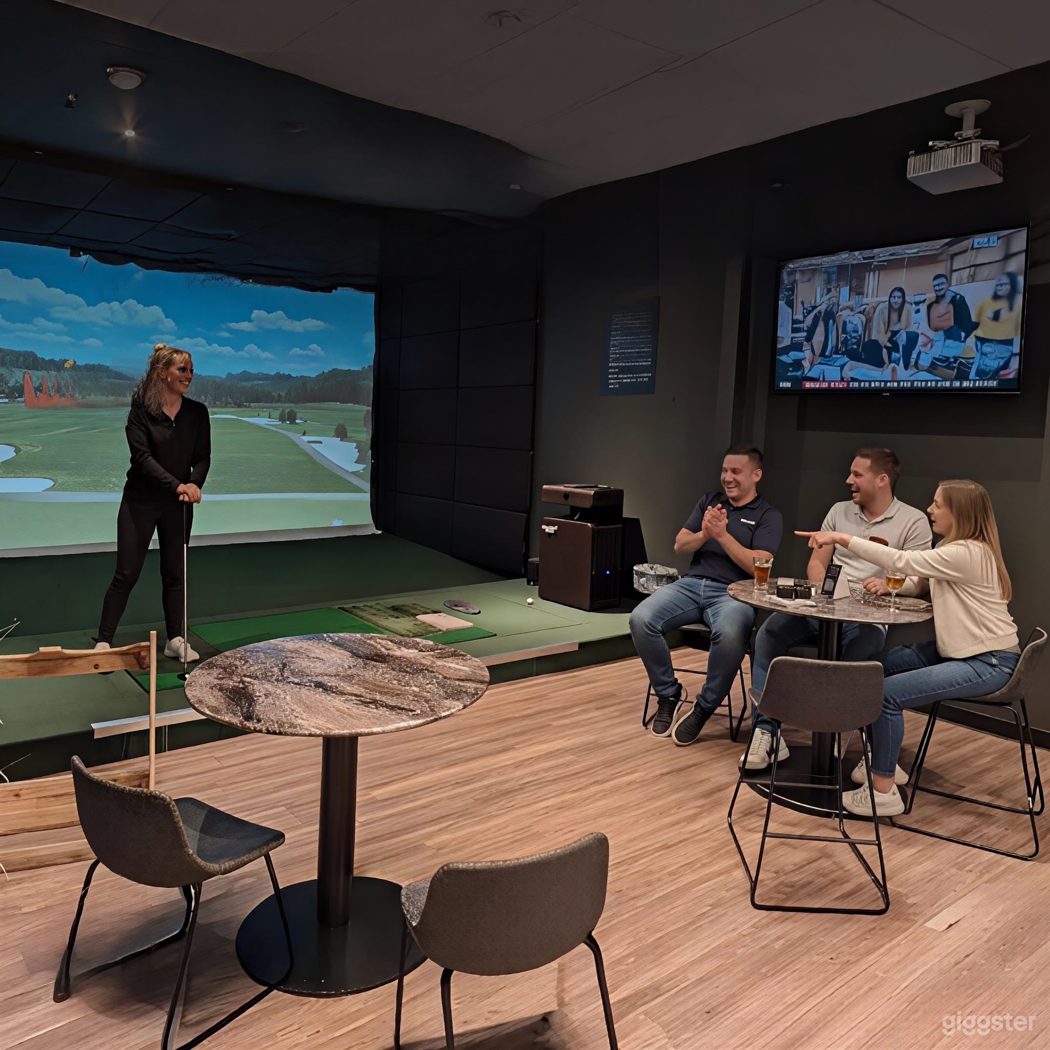 VIP Lounge with Indoor Golf Simulators Photo 4