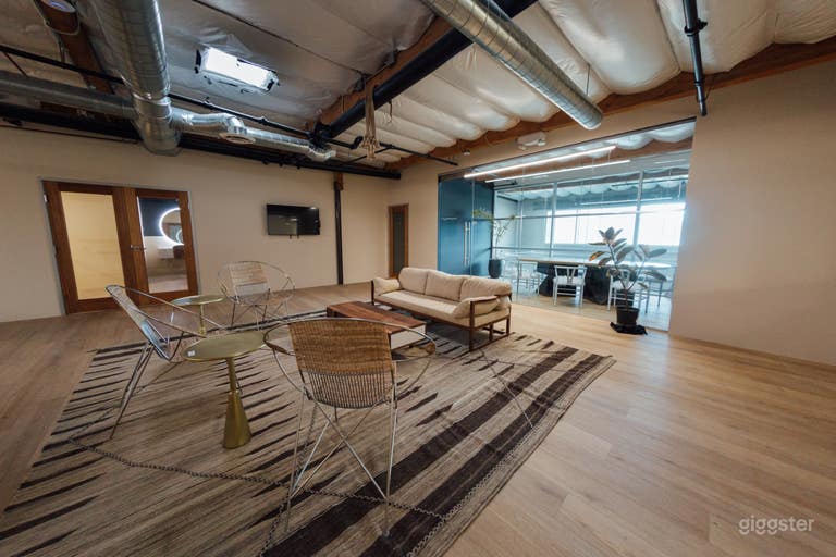  Huge Creative Space with 46x46' Cyc Near LAX 