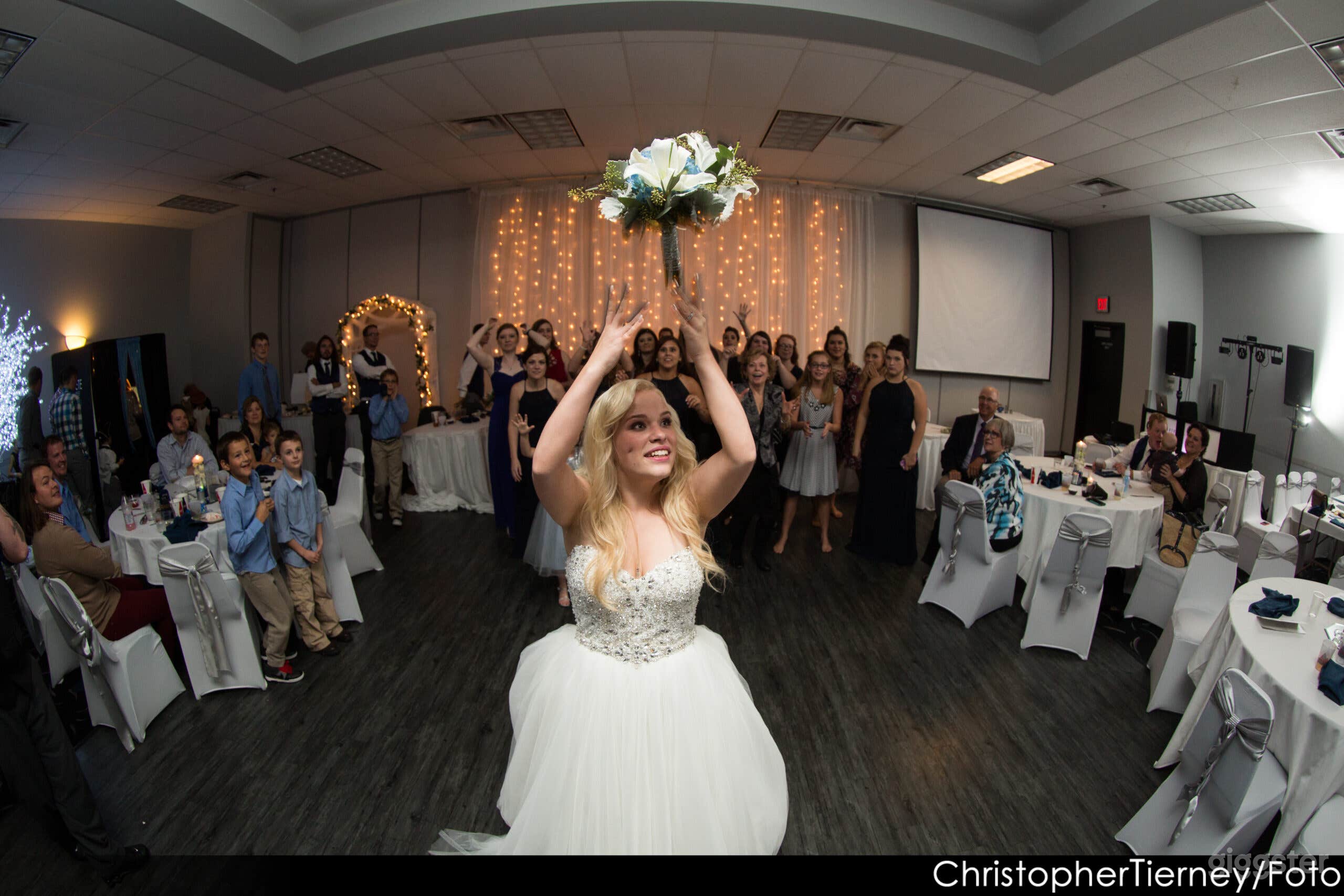 Breathtaking Omaha Garden Venue Photo 3