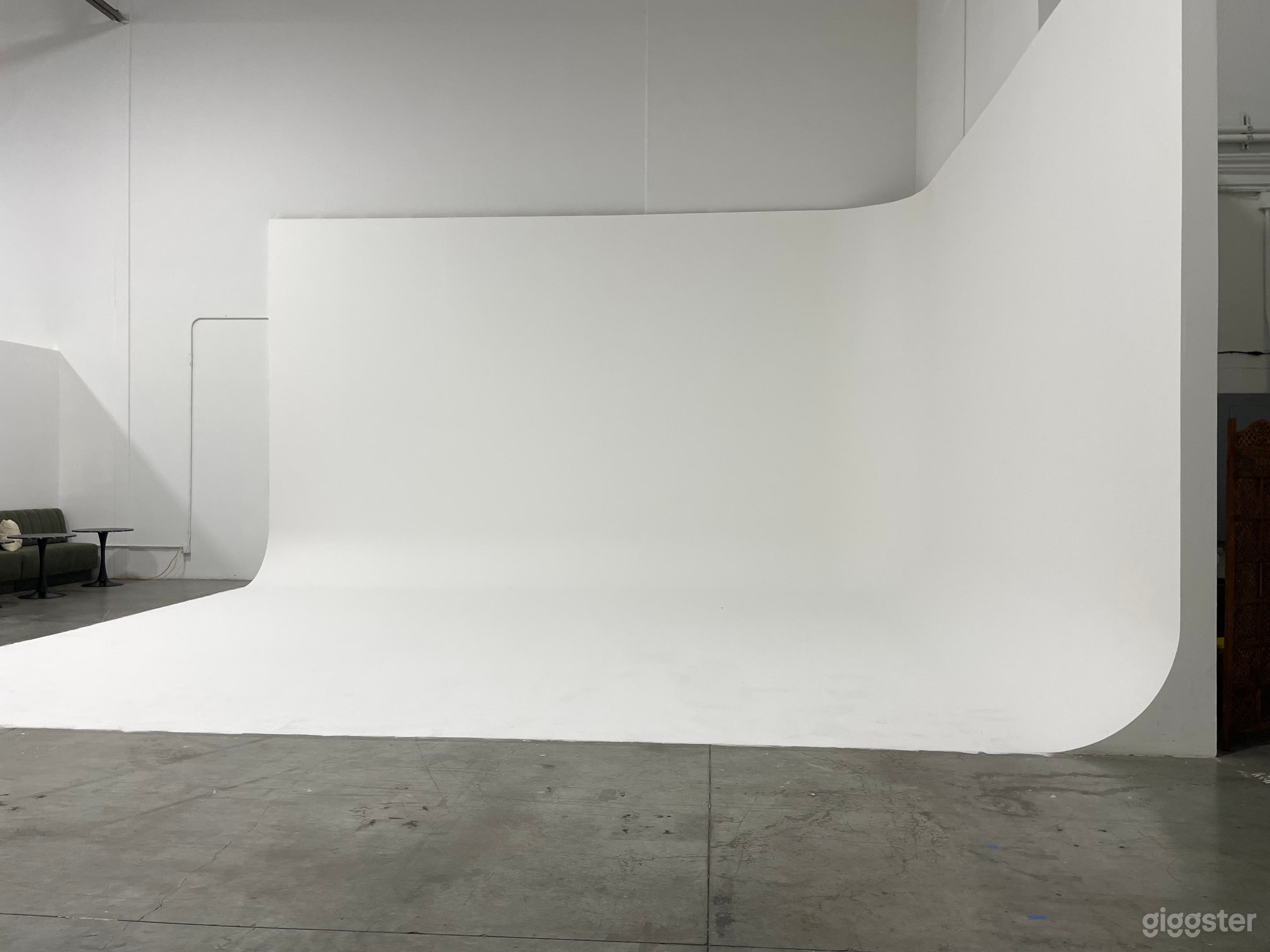 Spacious Studio/Office with Cyc wall, near LAX Photo 4