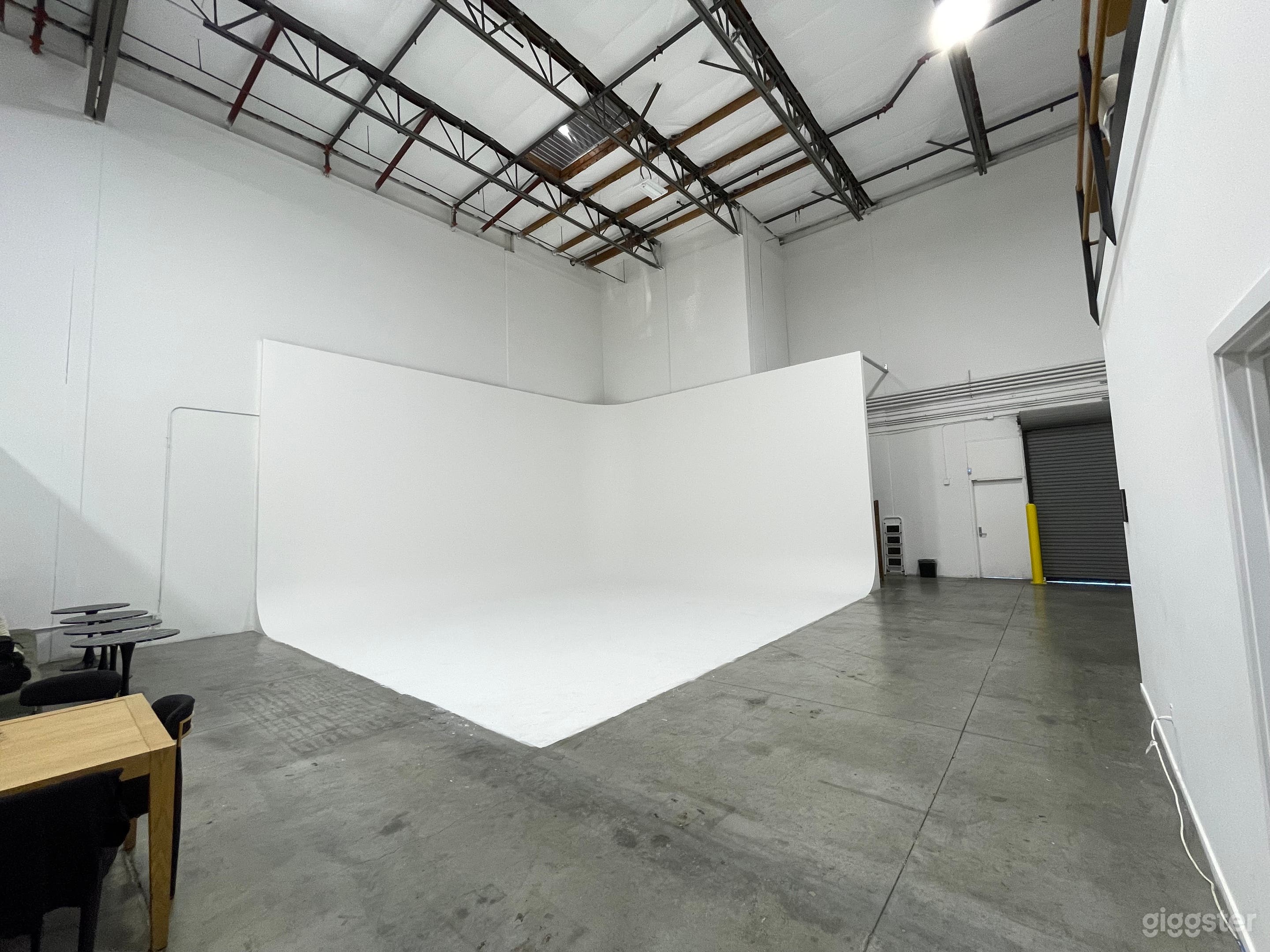 Spacious Studio/Office with Cyc wall, near LAX Photo 3