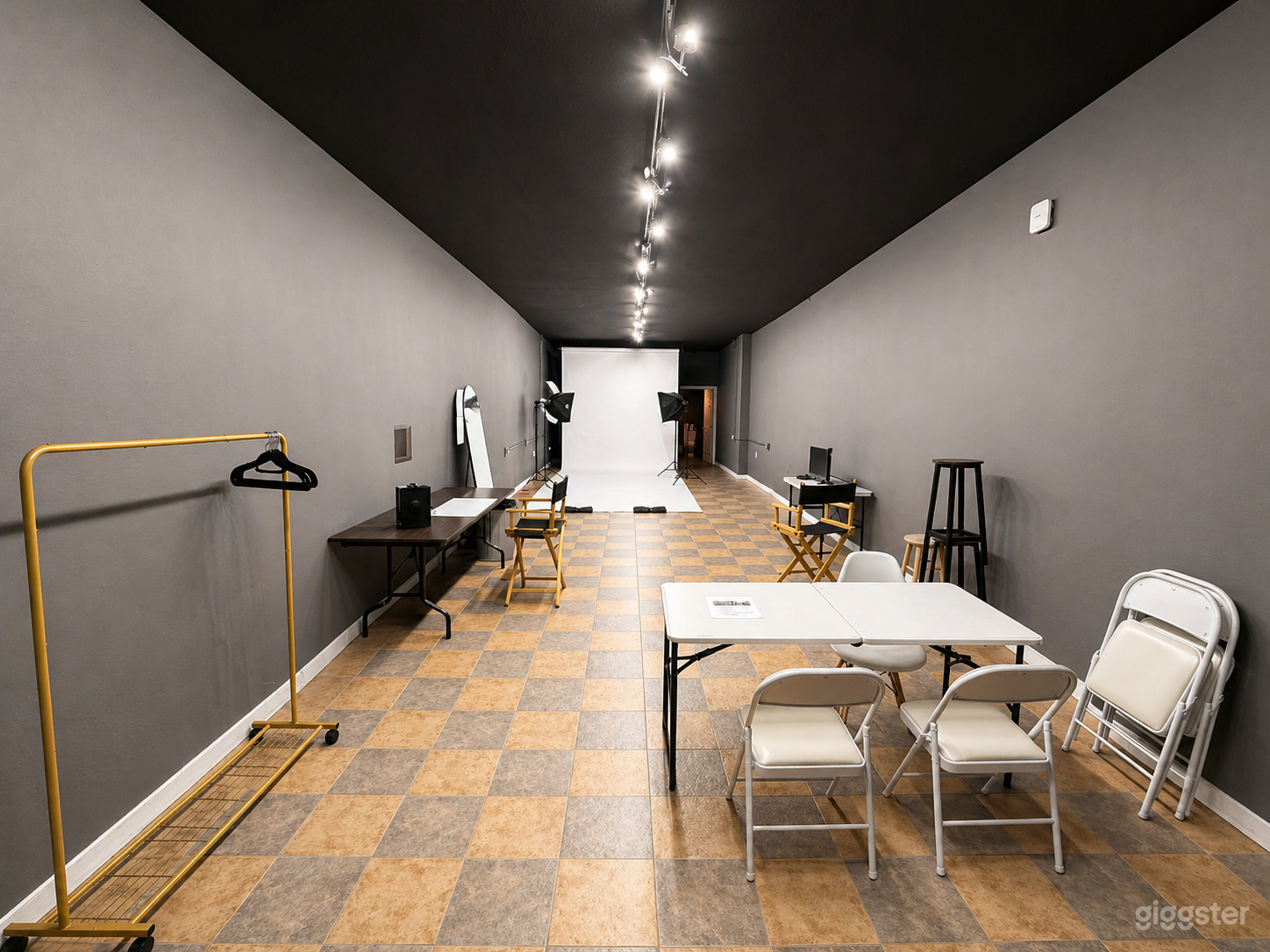 Light Controlled Studio with Runway Depth | Private Parking Photo 3