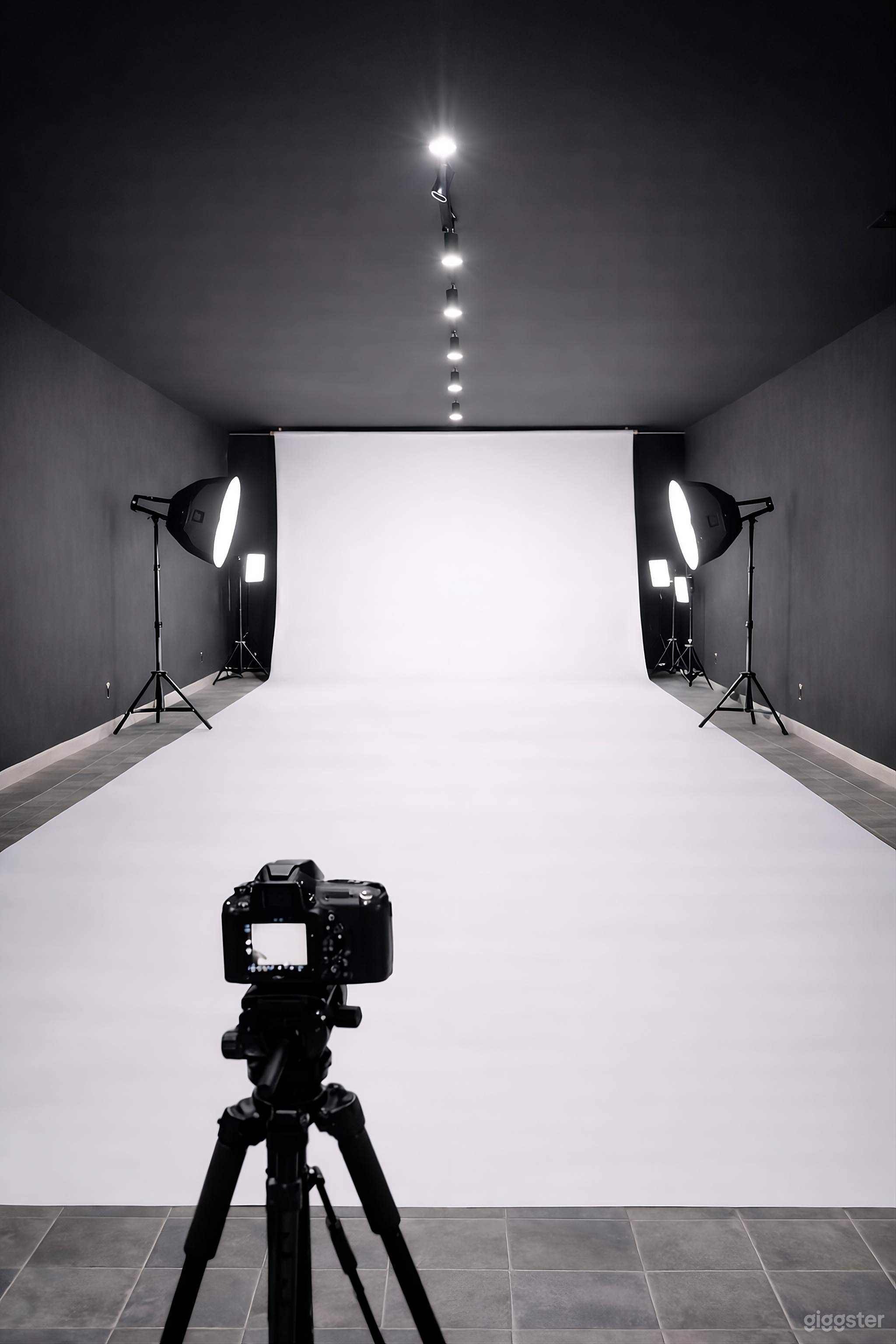 Light Controlled Studio with Runway Depth | Private Parking Photo 1