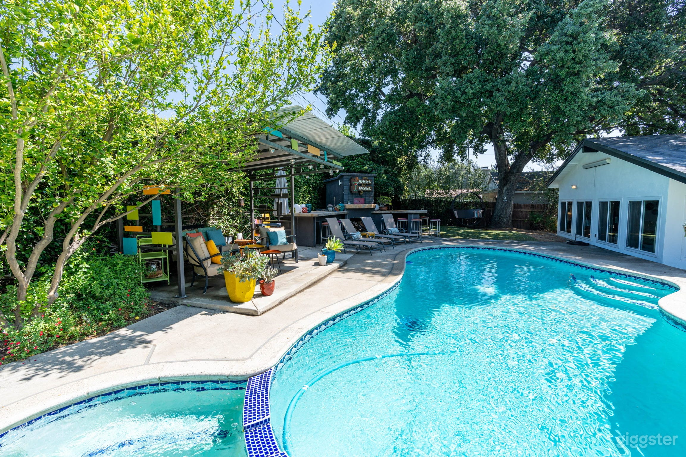 Eclectic /Artsy meets Mid-Century Modern Photo 3