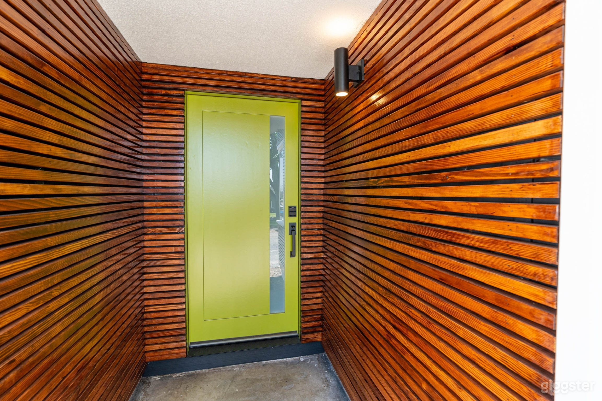 Eclectic /Artsy meets Mid-Century Modern Photo 4