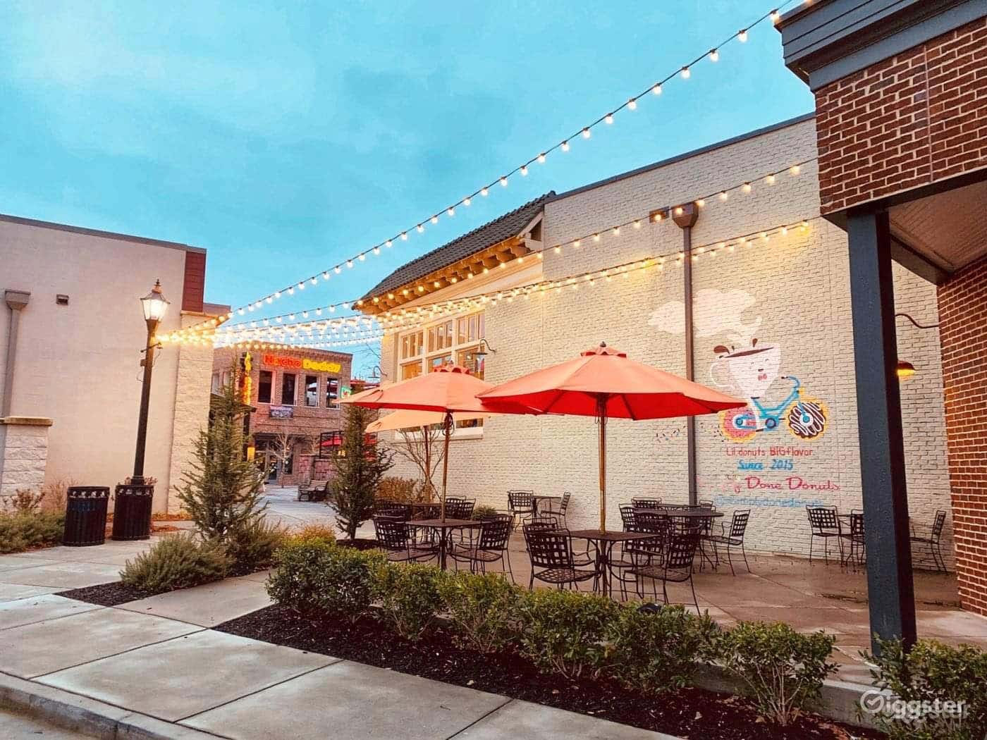Open &amp; Charming Donut/Coffee shop Photo 1