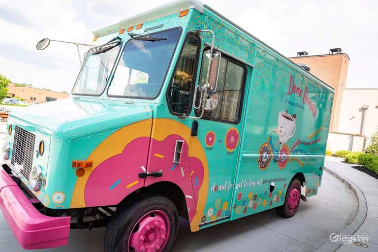  Open & Charming Donut/Coffee shop 