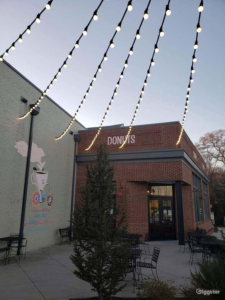  Open & Charming Donut/Coffee shop 