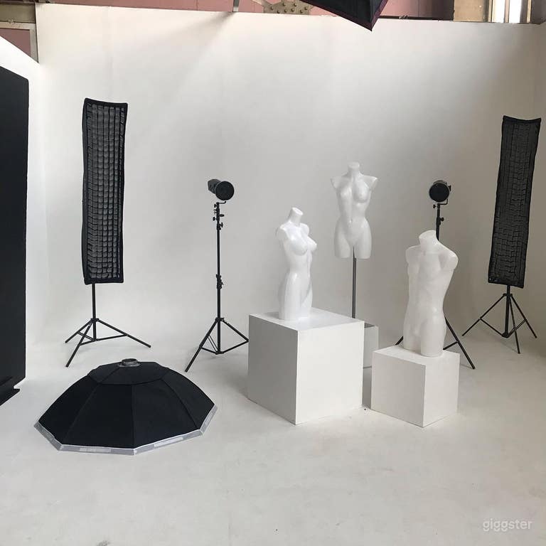  Fully Equipped Photography Studio in Birmingham  