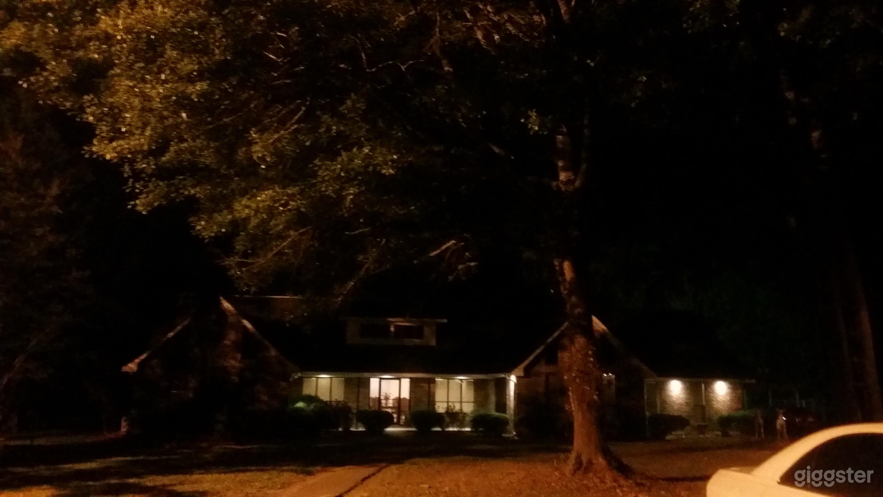 Classic Oakrest Residential House in Baton Rouge Photo 2